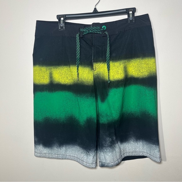 Aeropostale Men's Black and Green Swim Shorts size 34 - Picture 1 of 11